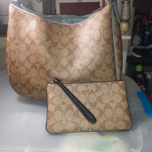Coach bag and wristlet - Picture 3 of 5